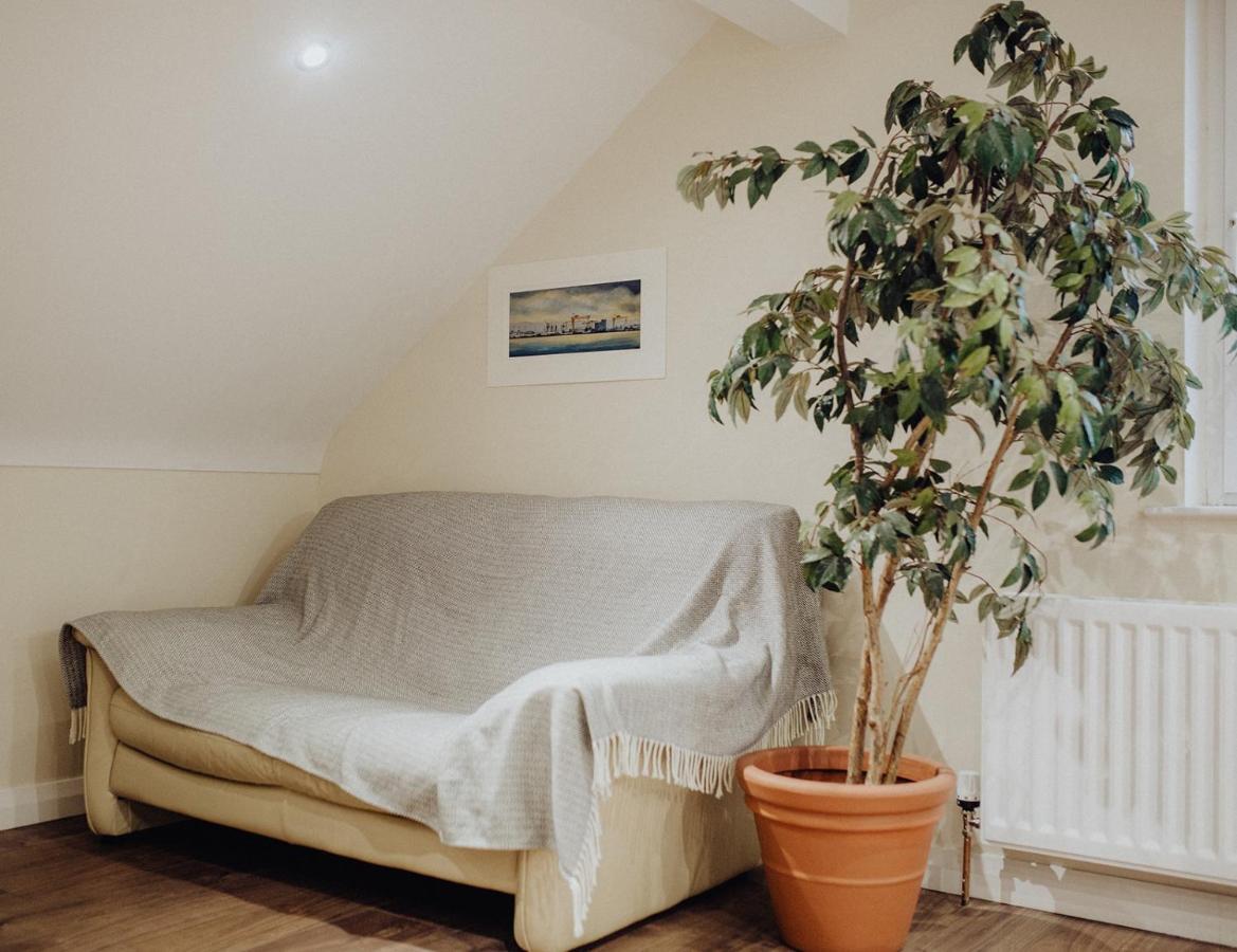 Betty'S Loft Apartment ลิสเบิร์น ภายนอก รูปภาพ