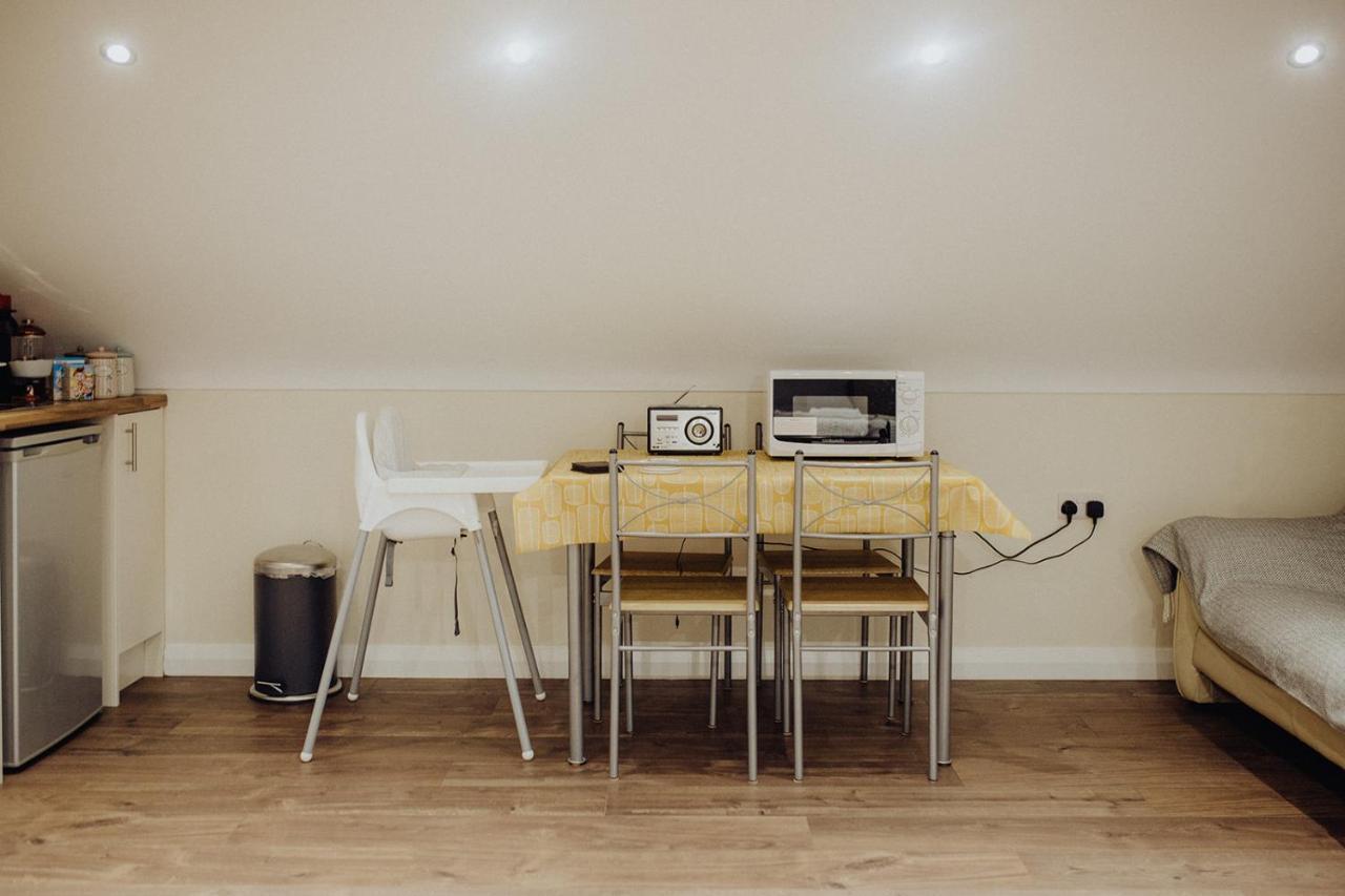 Betty'S Loft Apartment ลิสเบิร์น ภายนอก รูปภาพ