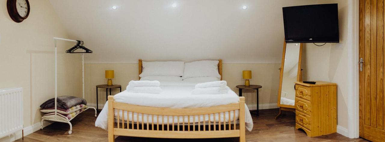 Betty'S Loft Apartment ลิสเบิร์น ภายนอก รูปภาพ